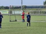 Laatste training S.K.N.W.K. JO8-1 (partijtje tegen de ouders) van maandag 2 juni 2025 (12/123)